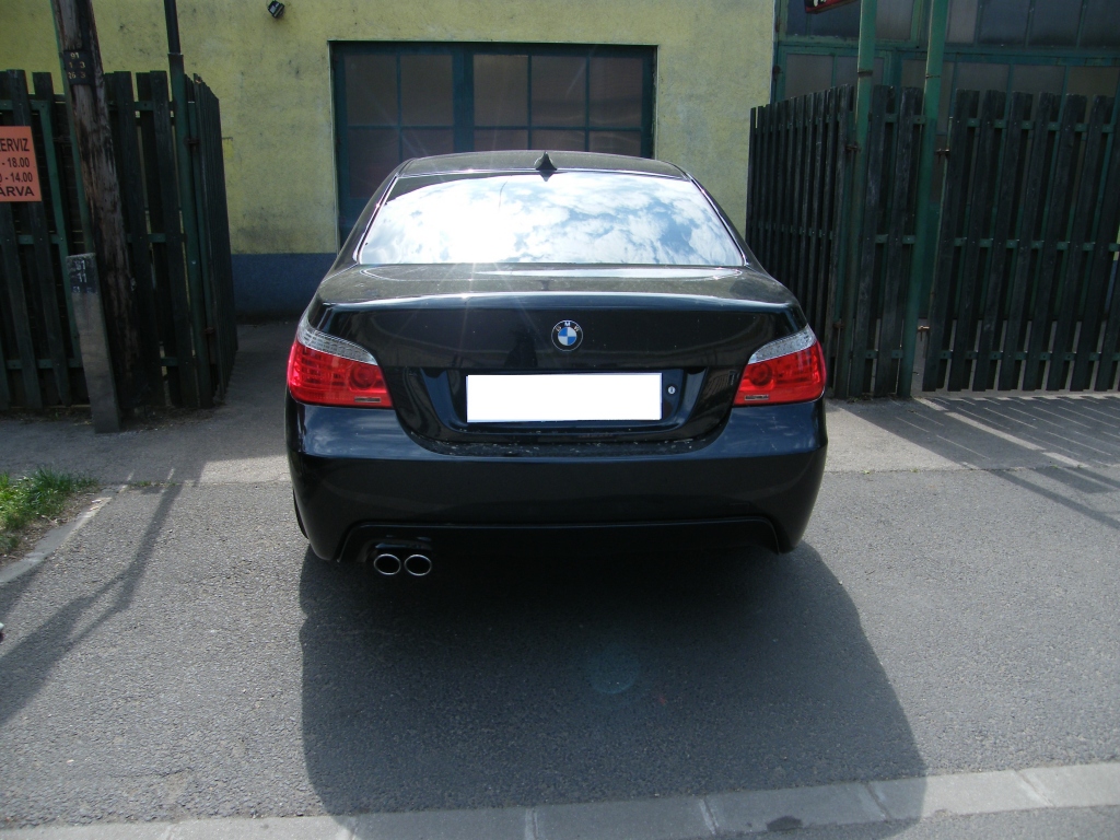 BMW E60 hátsó gyári kipufogódob dupla rozsdamentes kipufogó díszvéggel