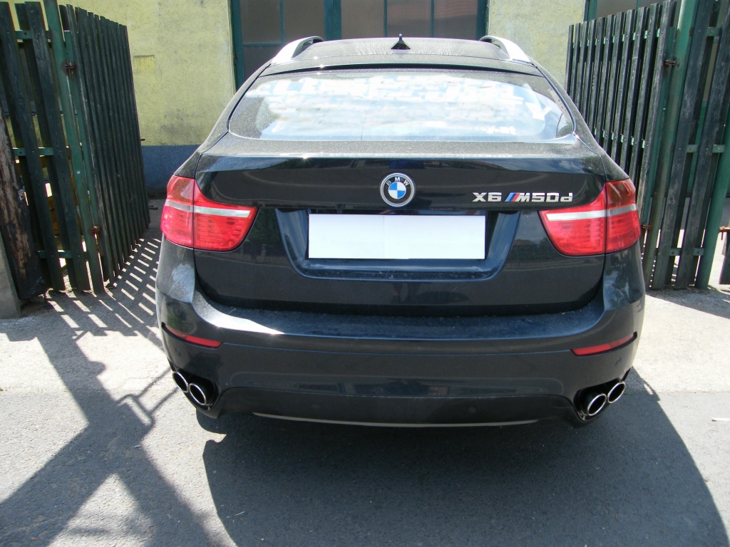 BMW X6 kipufogó optikai tuning 4 db kerek saválló kipufogó díszvéggel