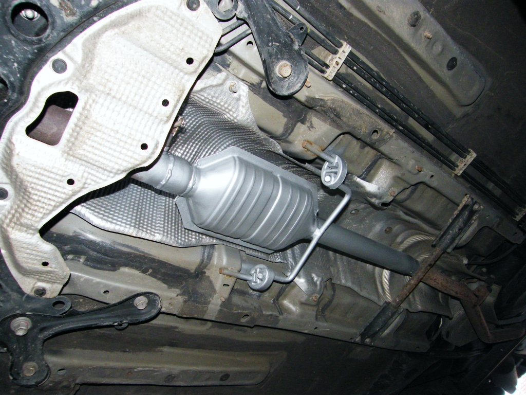 Toyota Corolla Verso D4D 2.0 turbo diesel utángyártott katalizátor csere tartozékokkal